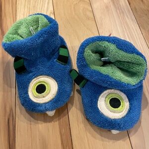 Acorn Fuzzy Blue and Green Baby Booties
